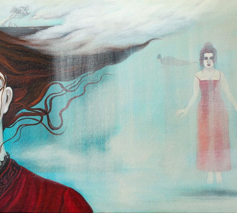 Mujer ojo azul cabello rojo fondo azul