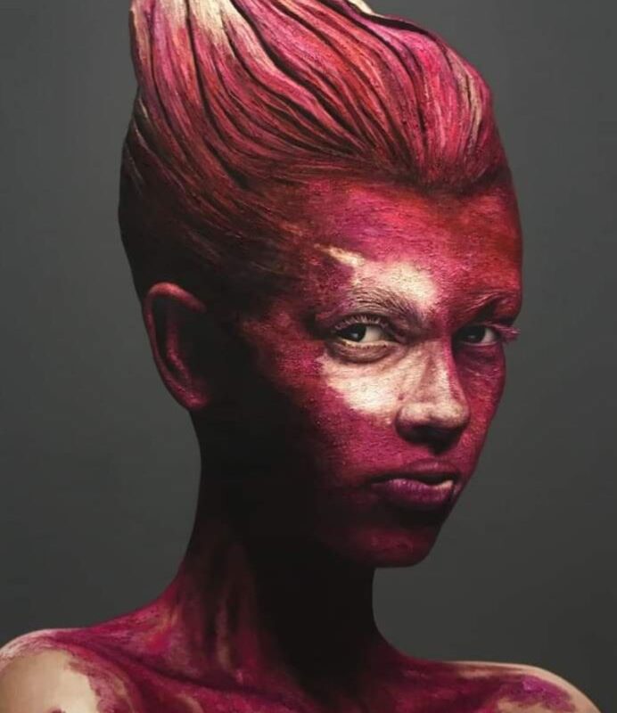 Red Girl - 30 x 44 cm