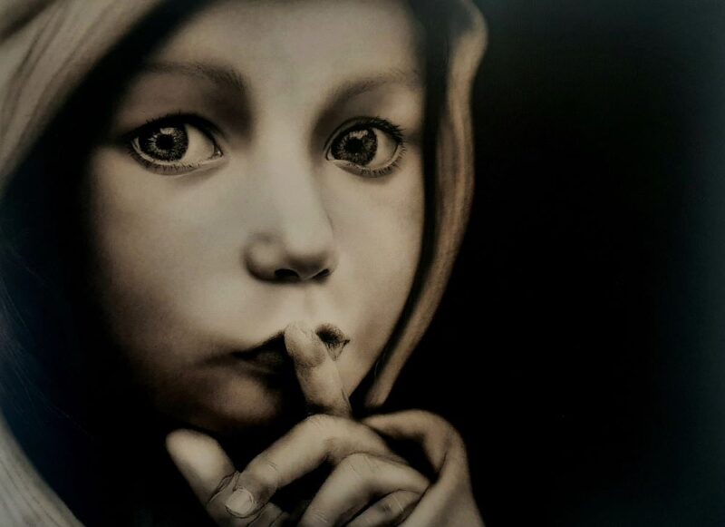 Shhh! - 32 x 44 cm